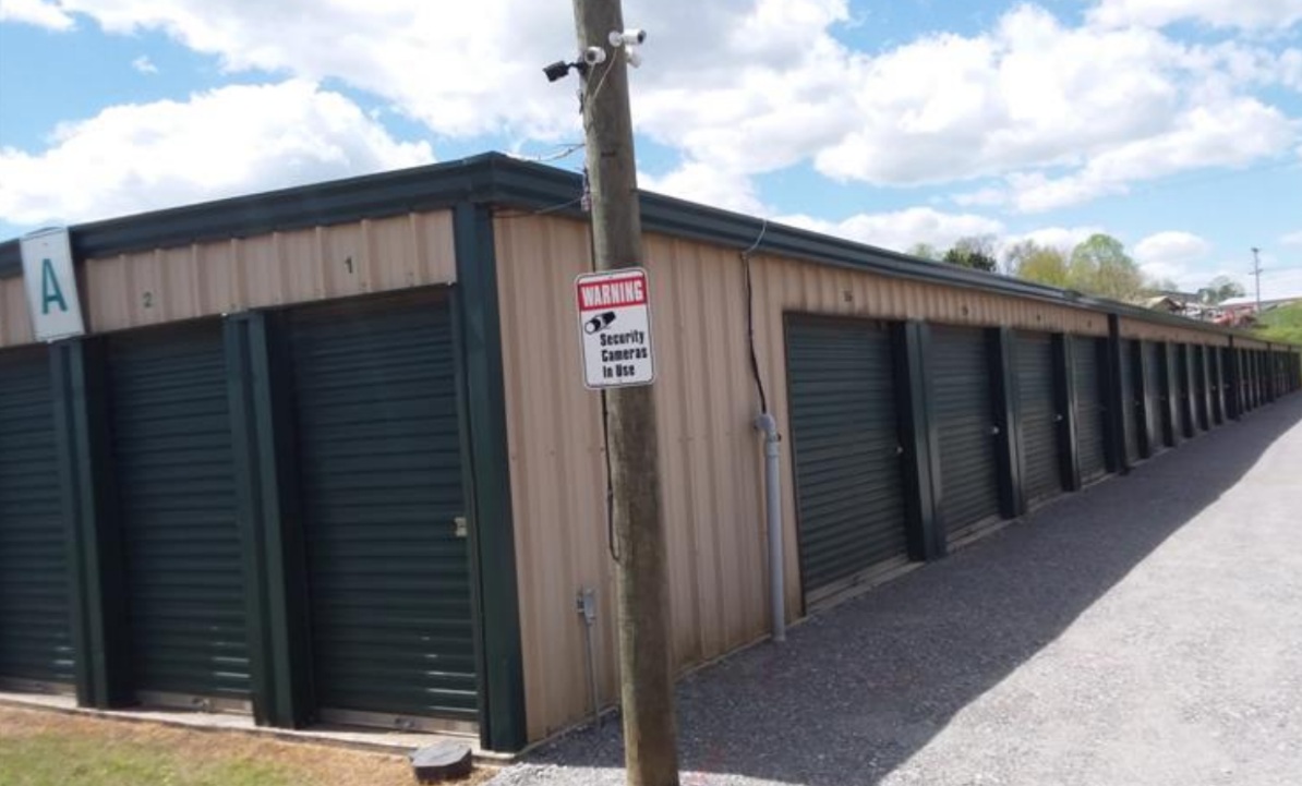 Drive-up self storage units at Liberty Pkwy, Jasper, GA at Eagle Guard Storage